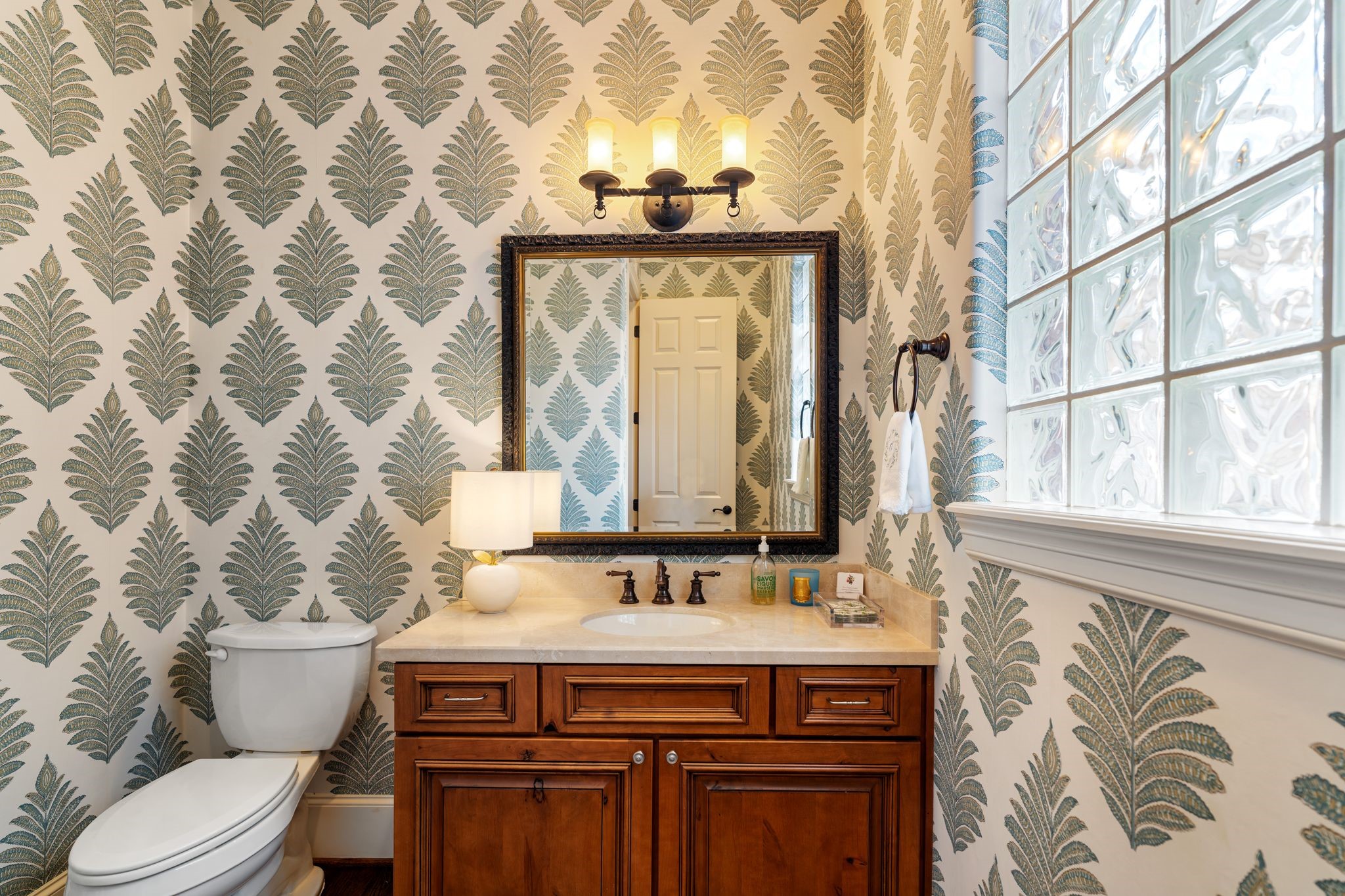  1010 Nantucket Drive F - 物件實景