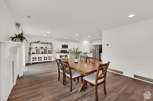 Syracuse, Utah, 84075, United States, 3 Bedrooms Bedrooms, ,3 BathroomsBathrooms,Residential,For Sale,1927816