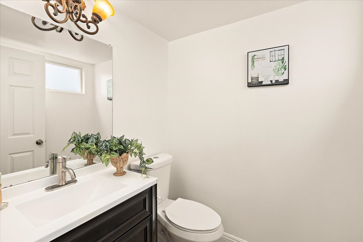 Cerritos, California, 90703, United States, 6 Bedrooms Bedrooms, ,5 BathroomsBathrooms,Residential,For Sale,2048783