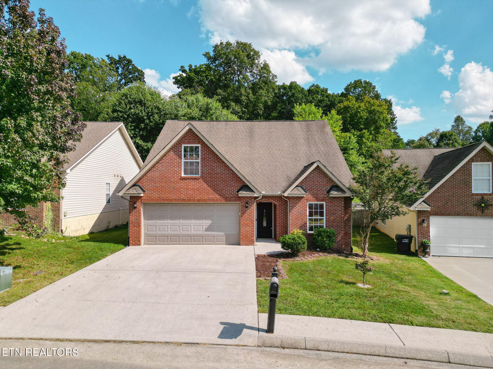 Knoxville, Tennessee, 37932, United States, 4 Bedrooms Bedrooms, ,4 BathroomsBathrooms,Residential,For Sale,1975701