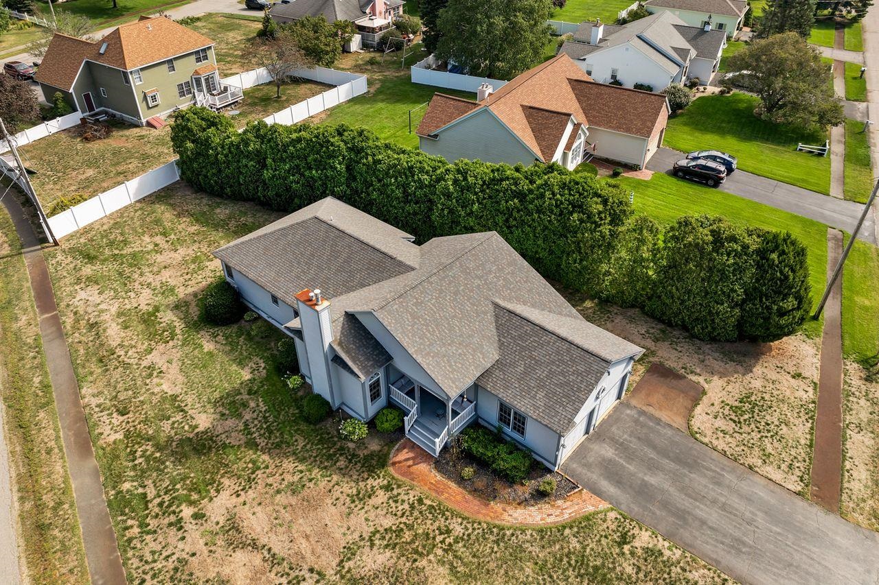 Seabrook, New Hampshire, 03874, United States, 3 Bedrooms Bedrooms, ,2 BathroomsBathrooms,Residential,For Sale,1986462