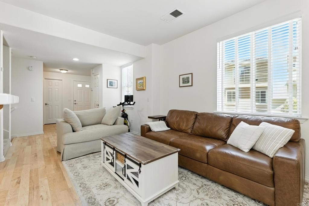 San Diego, California, 92128, United States, 3 Bedrooms Bedrooms, ,3 BathroomsBathrooms,Residential,For Sale,1907437