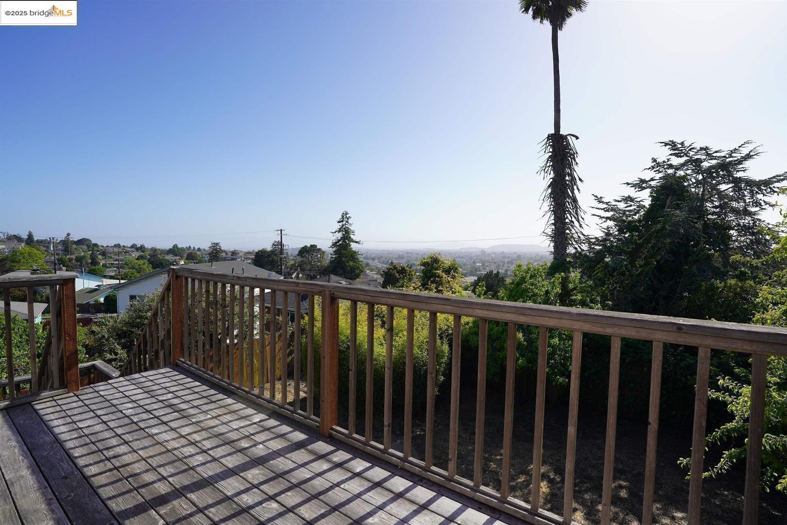 Richmond, California, 94805, United States, 5 Bedrooms Bedrooms, ,2 BathroomsBathrooms,Residential,For Sale,1895644