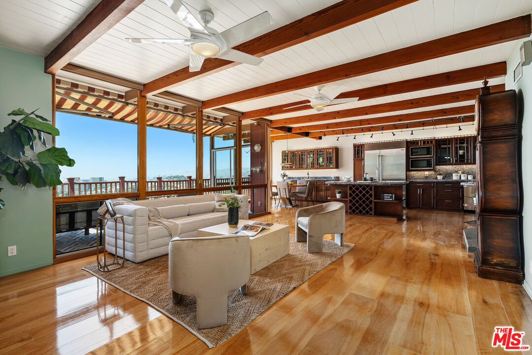 Los Angeles, California, 90027, United States, 3 Bedrooms Bedrooms, ,3 BathroomsBathrooms,Residential,For Sale,1866547