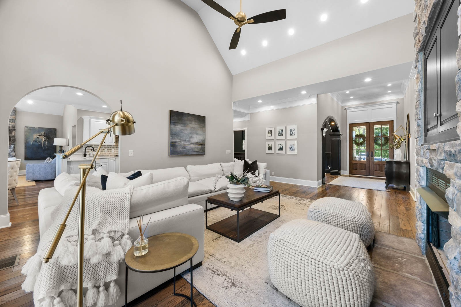 Clarksville, Tennessee, 37043, United States, 4 Bedrooms Bedrooms, ,5 BathroomsBathrooms,Residential,For Sale,1997798