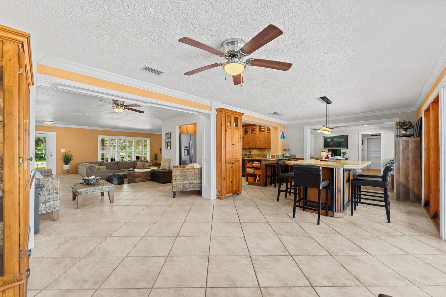  240 Deland Avenue, Indialantic, FL, 32903 - 物件實景
