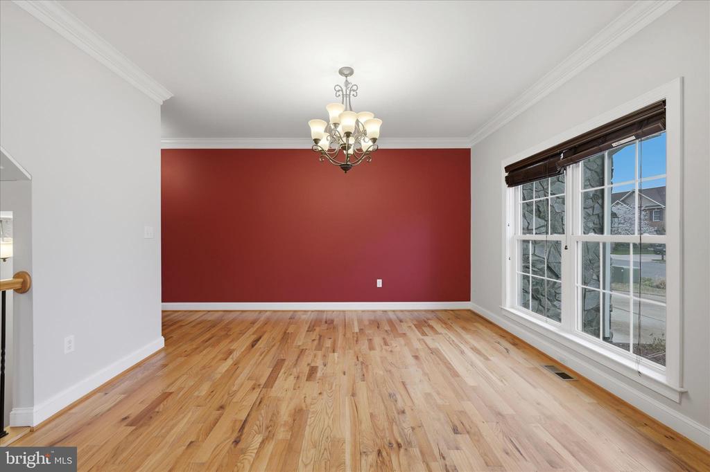 Winchester, Virginia, 22602, United States, 6 Bedrooms Bedrooms, ,5 BathroomsBathrooms,Residential,For Sale,2032756