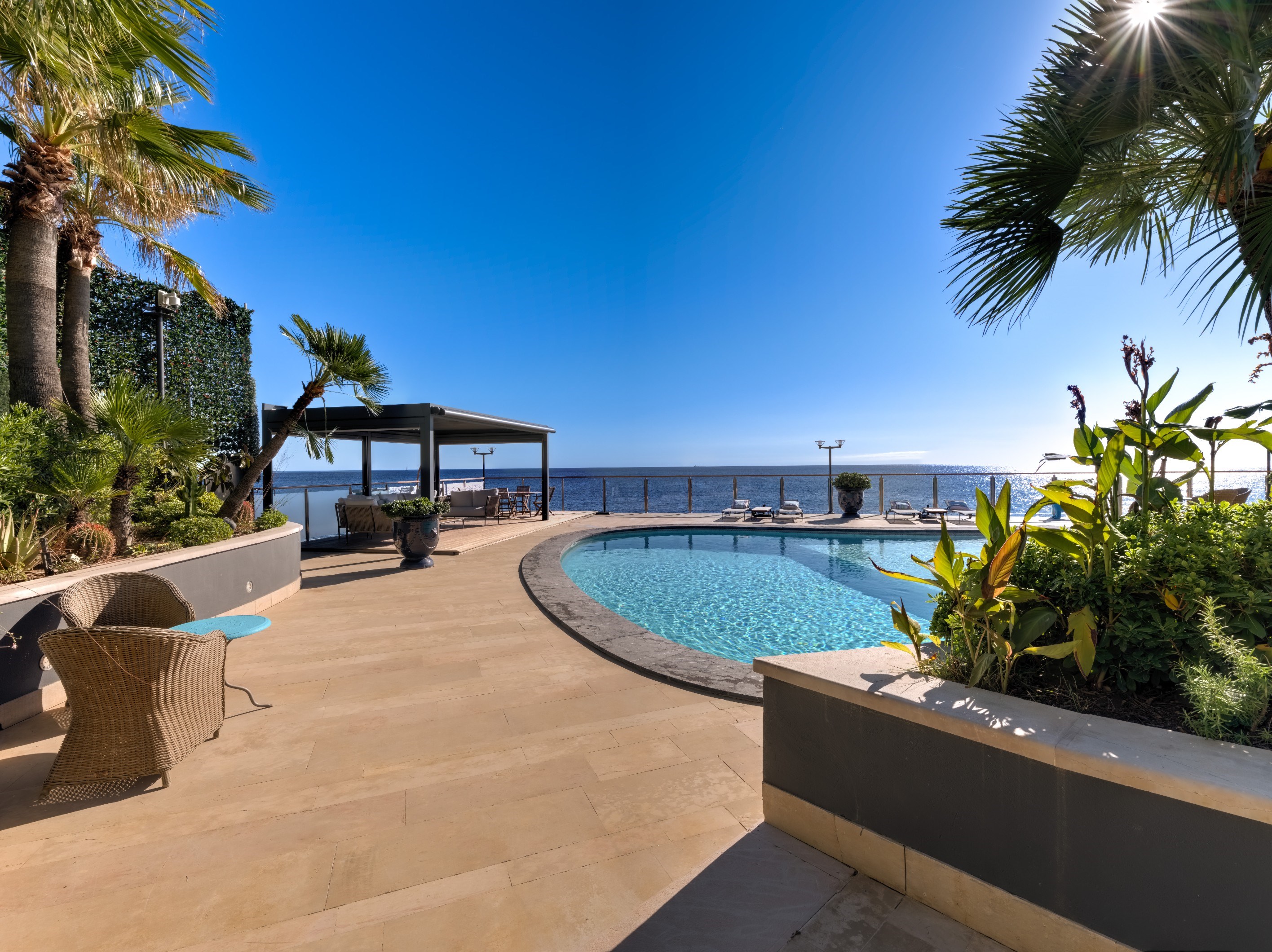  Seafront villa in Anthéor Corniche d’Or, French Riviera, Between Cannes and Sai… - 物件實景