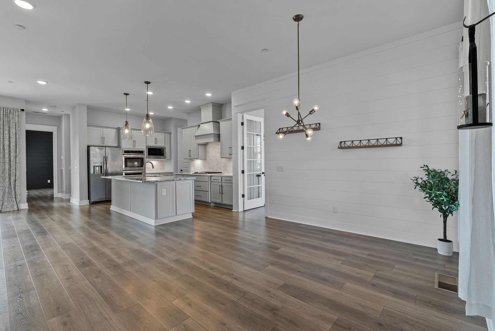 Nolensville, Tennessee, 37135, United States, 5 Bedrooms Bedrooms, ,4 BathroomsBathrooms,Residential,For Sale,1947042