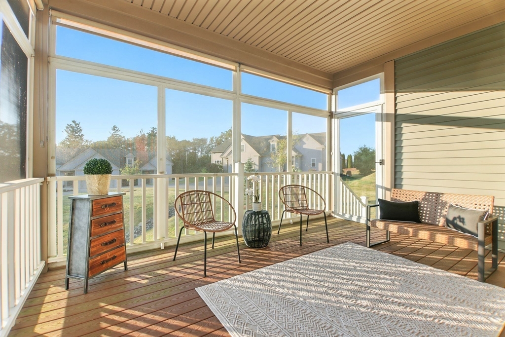 Southwick, Massachusetts, 01077, United States, 4 Bedrooms Bedrooms, ,4 BathroomsBathrooms,Residential,For Sale,1941042