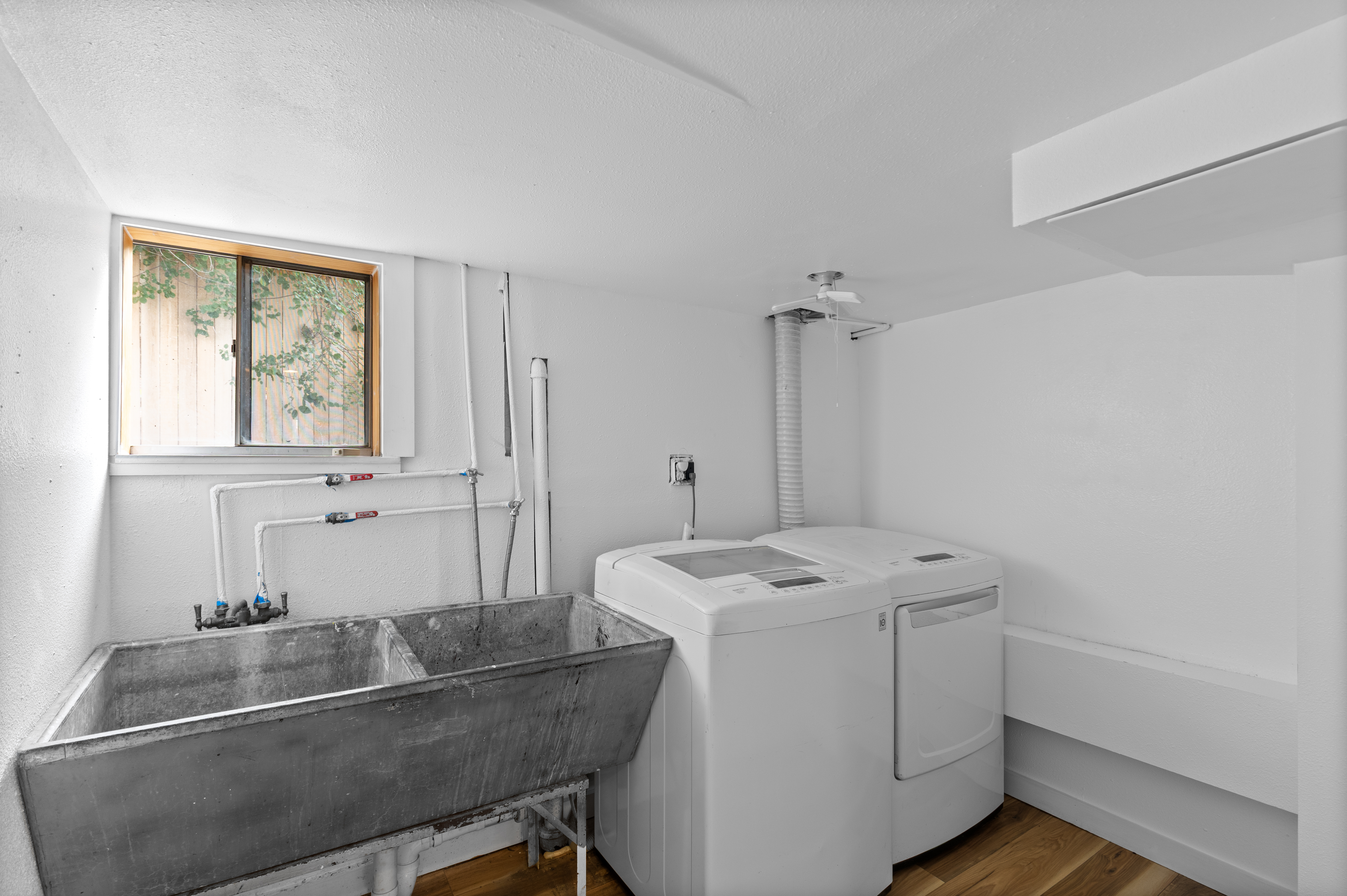  Wheat Ridge Home with Detached Garage and Flexible Upper Suite - 物件實景