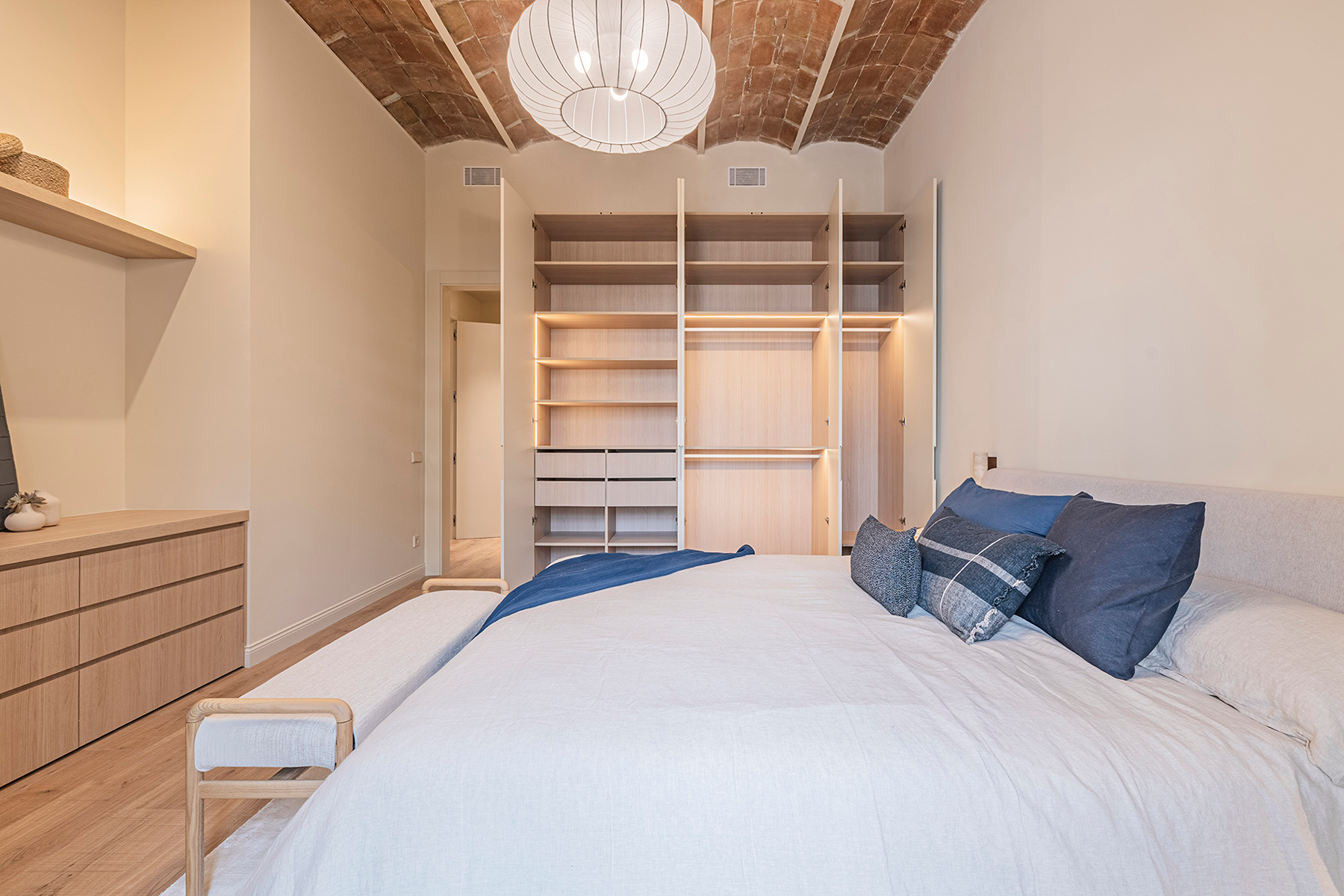  Renovated flat in historic building - L