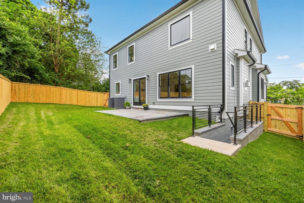 Kensington, Maryland, 20895, United States, 5 Bedrooms Bedrooms, ,5 BathroomsBathrooms,Residential,For Sale,2048532