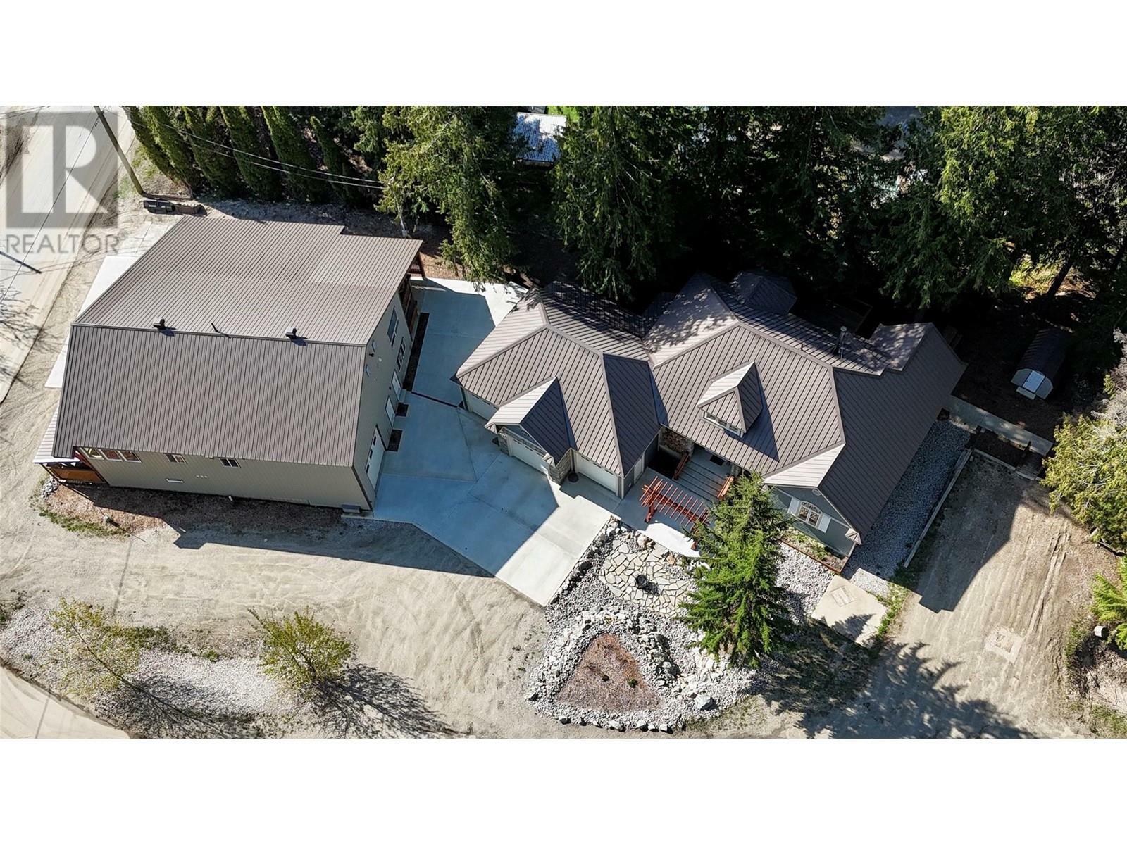 REVELSTOKE, British Columbia, V0E 2S0, CA, 4 Bedrooms Bedrooms, ,3 BathroomsBathrooms,Residential,For Sale,1838375