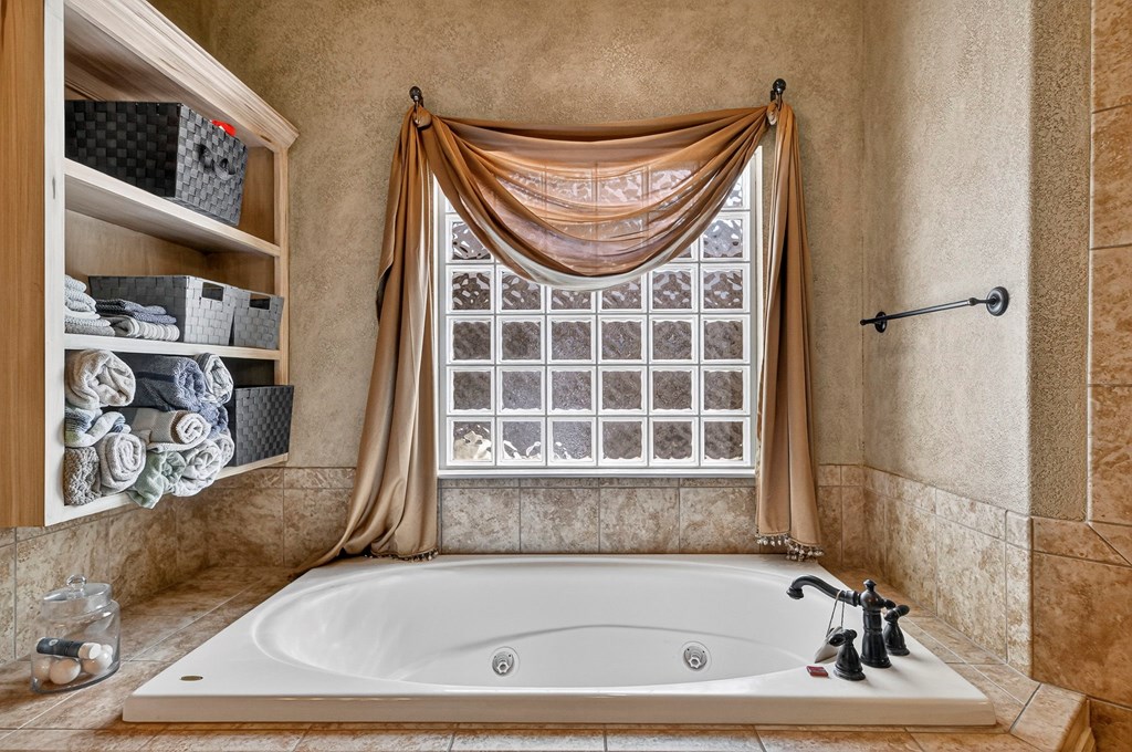 Midland, Texas, 79707, United States, 4 Bedrooms Bedrooms, ,3 BathroomsBathrooms,Residential,For Sale,1983085