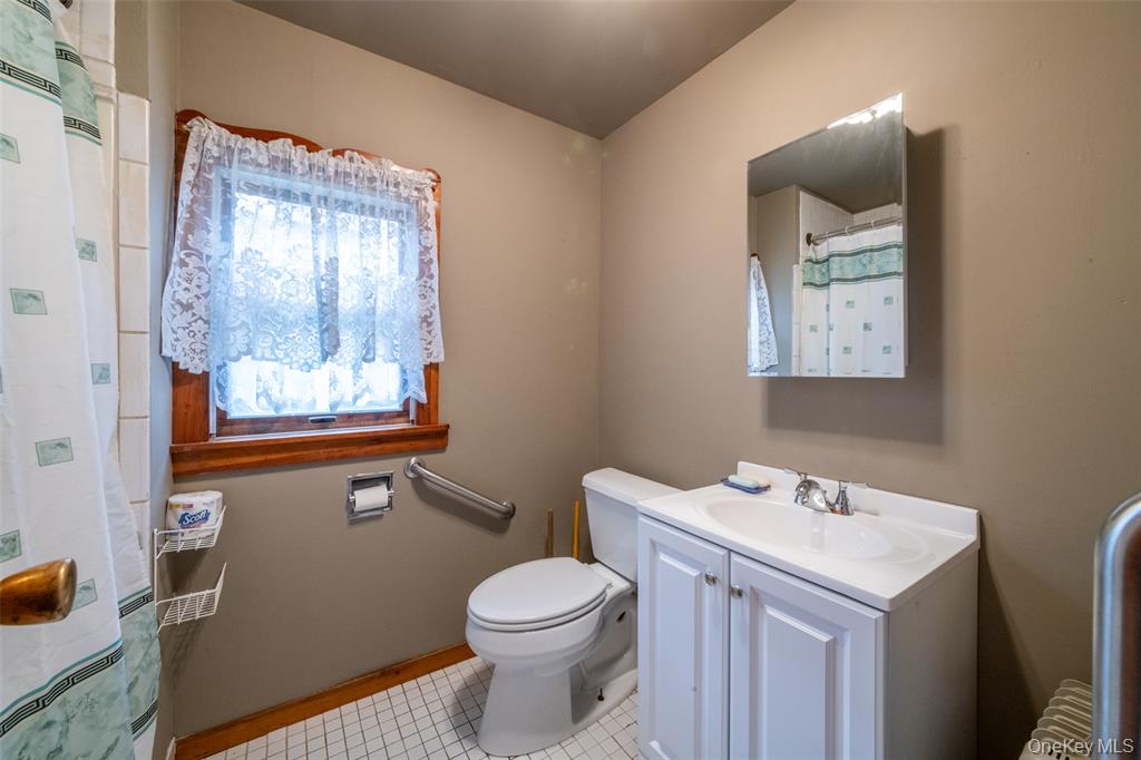 Bronx, New York, 10464, United States, 4 Bedrooms Bedrooms, ,Residential,For Sale,1937282
