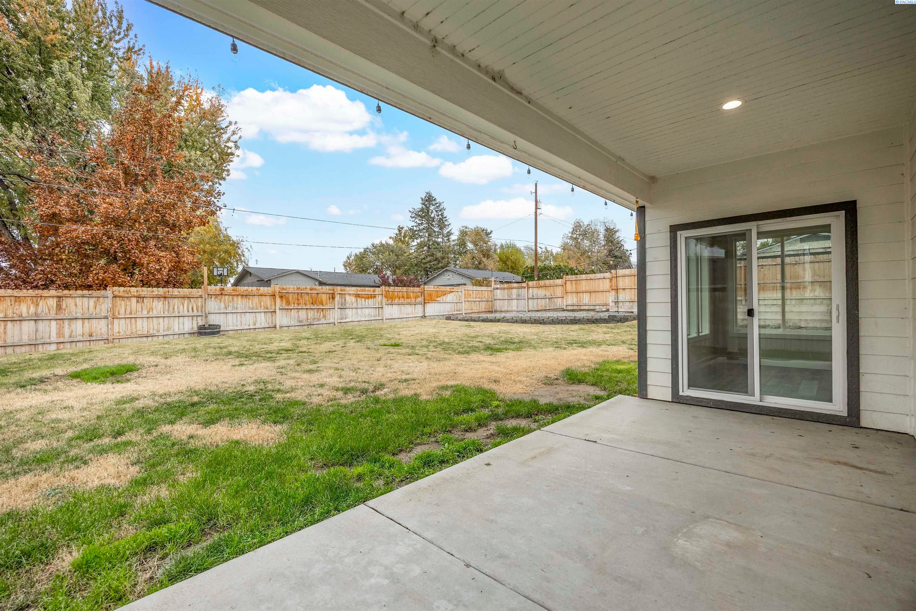 Grandview, Washington, 98930, United States, 5 Bedrooms Bedrooms, ,3 BathroomsBathrooms,Residential,For Sale,1988632