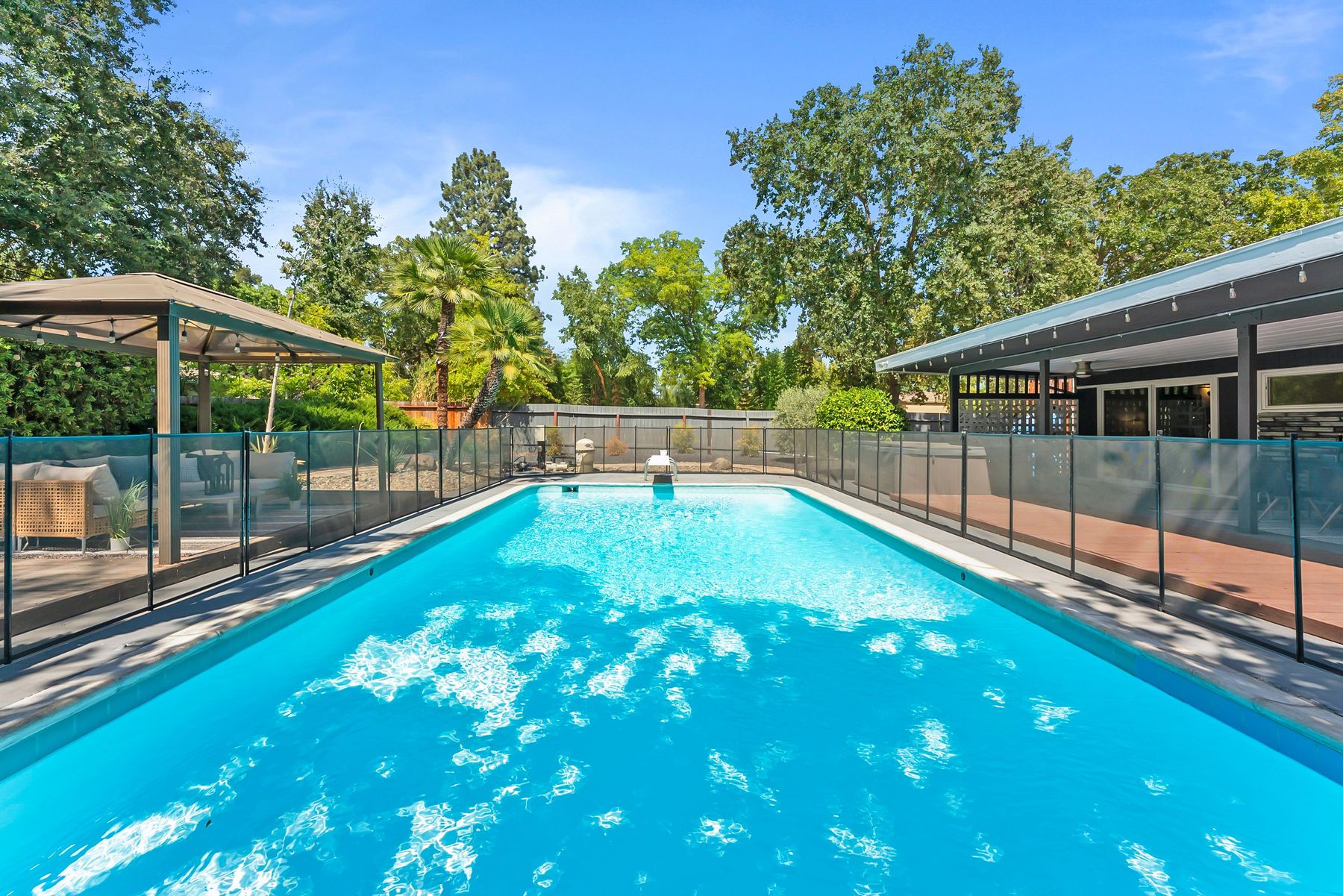  4935 Fair Oaks Boulevard, Carmichael, CA 95608 - 物件實景
