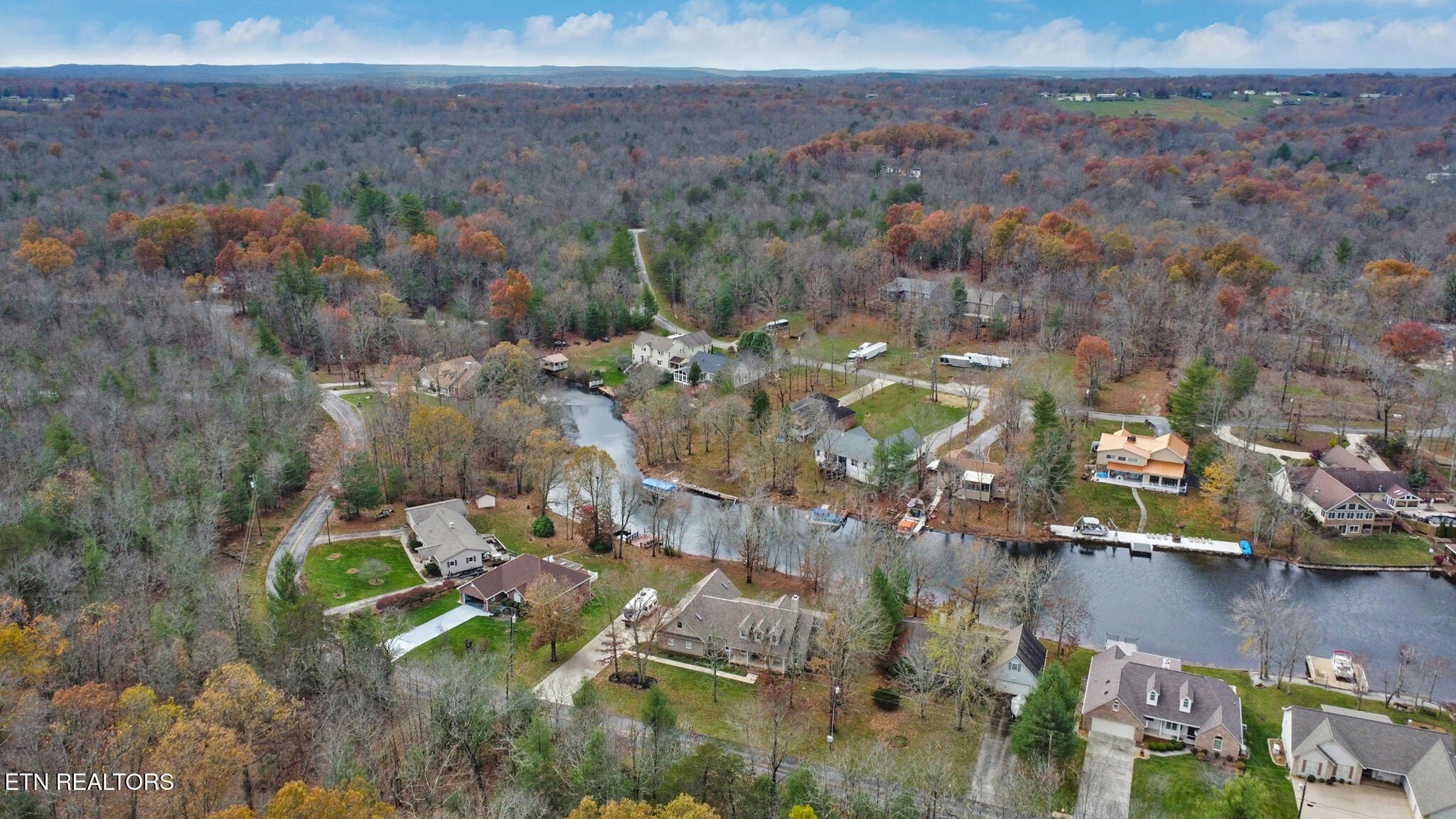 Crossville, Tennessee, 38572, United States, 2 Bedrooms Bedrooms, ,3 BathroomsBathrooms,Residential,For Sale,1978384