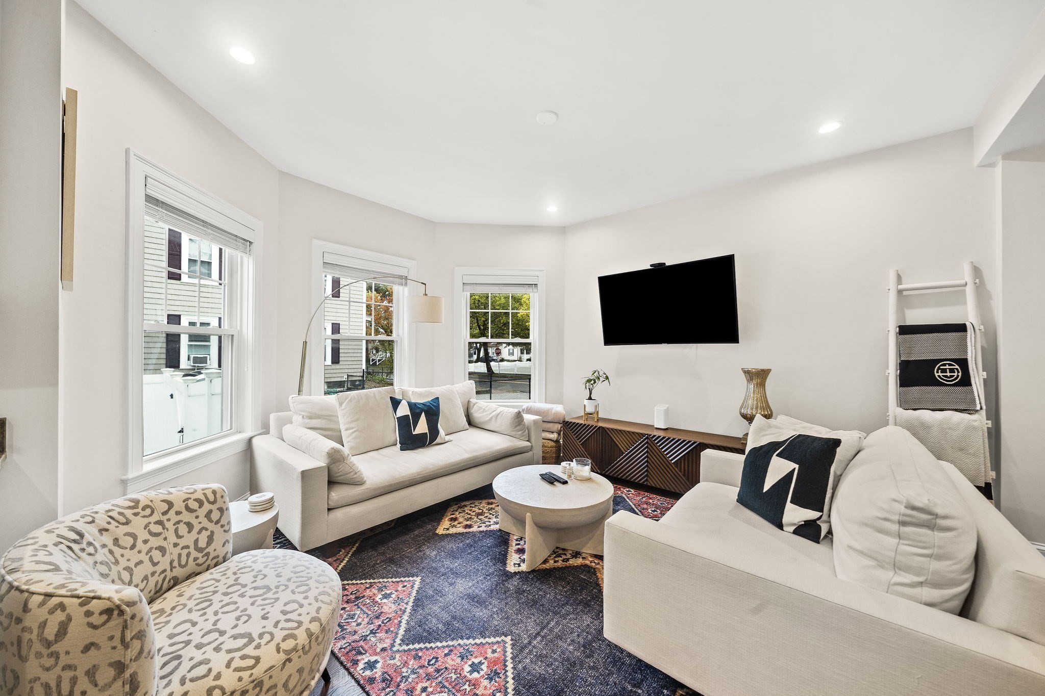 Wakefield, Massachusetts, 01880, United States, 3 Bedrooms Bedrooms, ,2 BathroomsBathrooms,Residential,For Sale,1982541