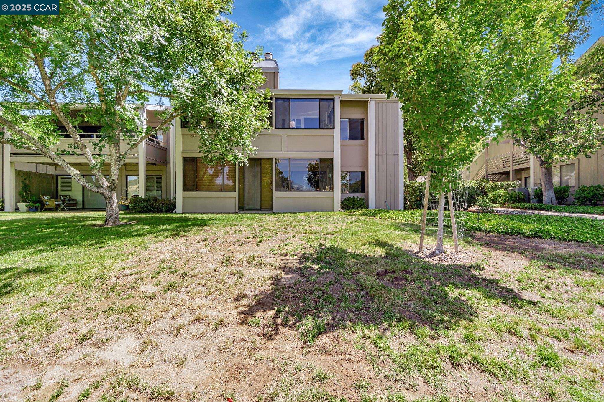 Walnut Creek, California, 94595, United States, 3 Bedrooms Bedrooms, ,2 BathroomsBathrooms,Residential,For Sale,1924398