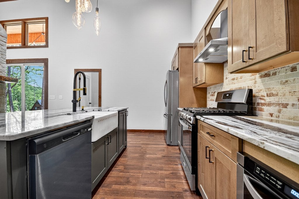 Mineral Bluff, Georgia, 30559, United States, 3 Bedrooms Bedrooms, ,3 BathroomsBathrooms,Residential,For Sale,2007594