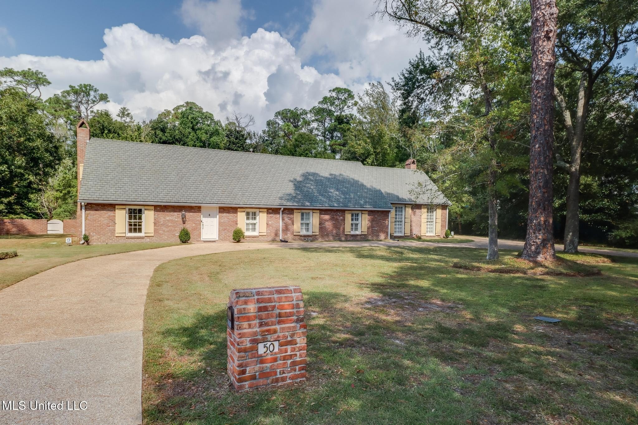 Gulfport, Mississippi, 39507, United States, 4 Bedrooms Bedrooms, ,4 BathroomsBathrooms,Residential,For Sale,1977287