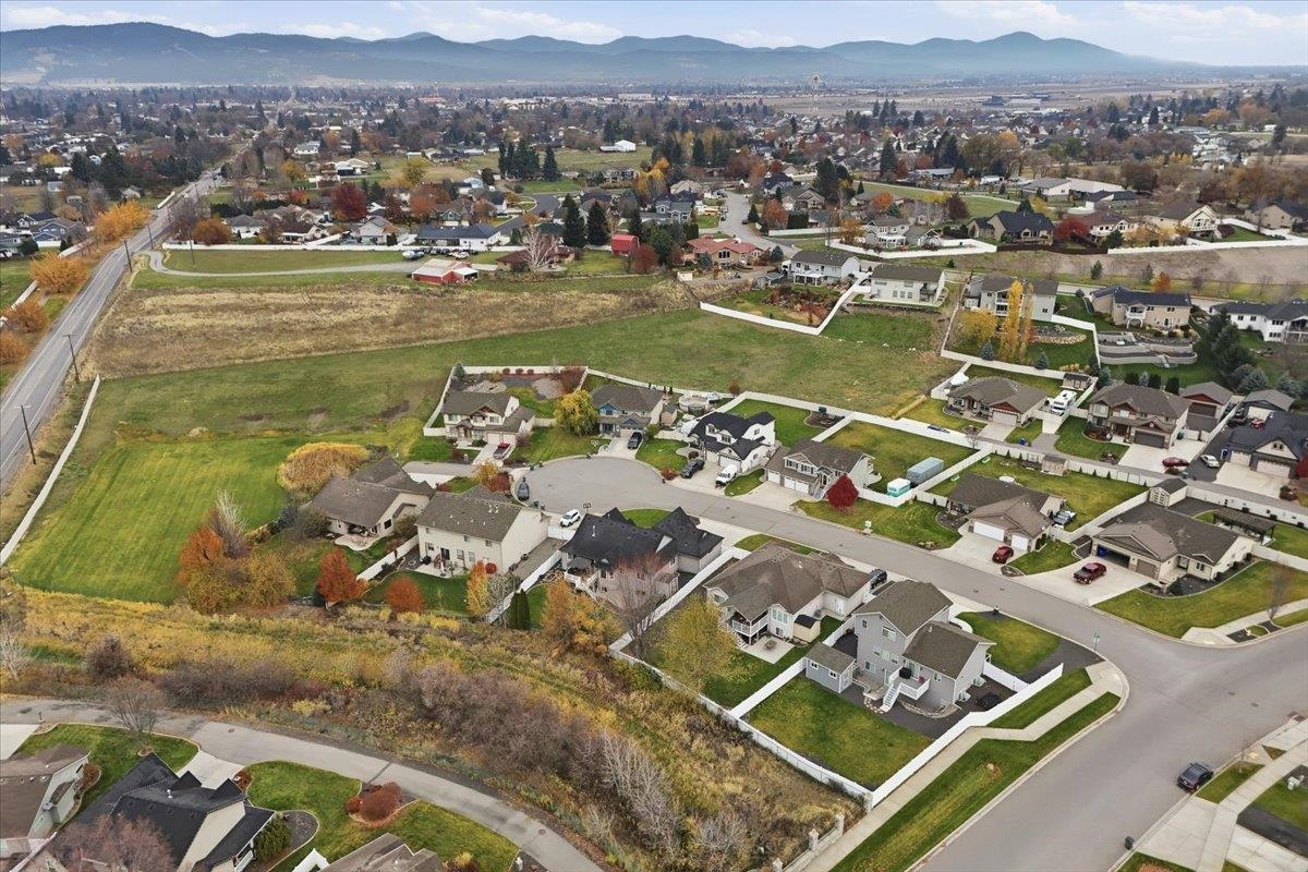 Greenacres, Washington, 99016, United States, 6 Bedrooms Bedrooms, ,3 BathroomsBathrooms,Residential,For Sale,1992048