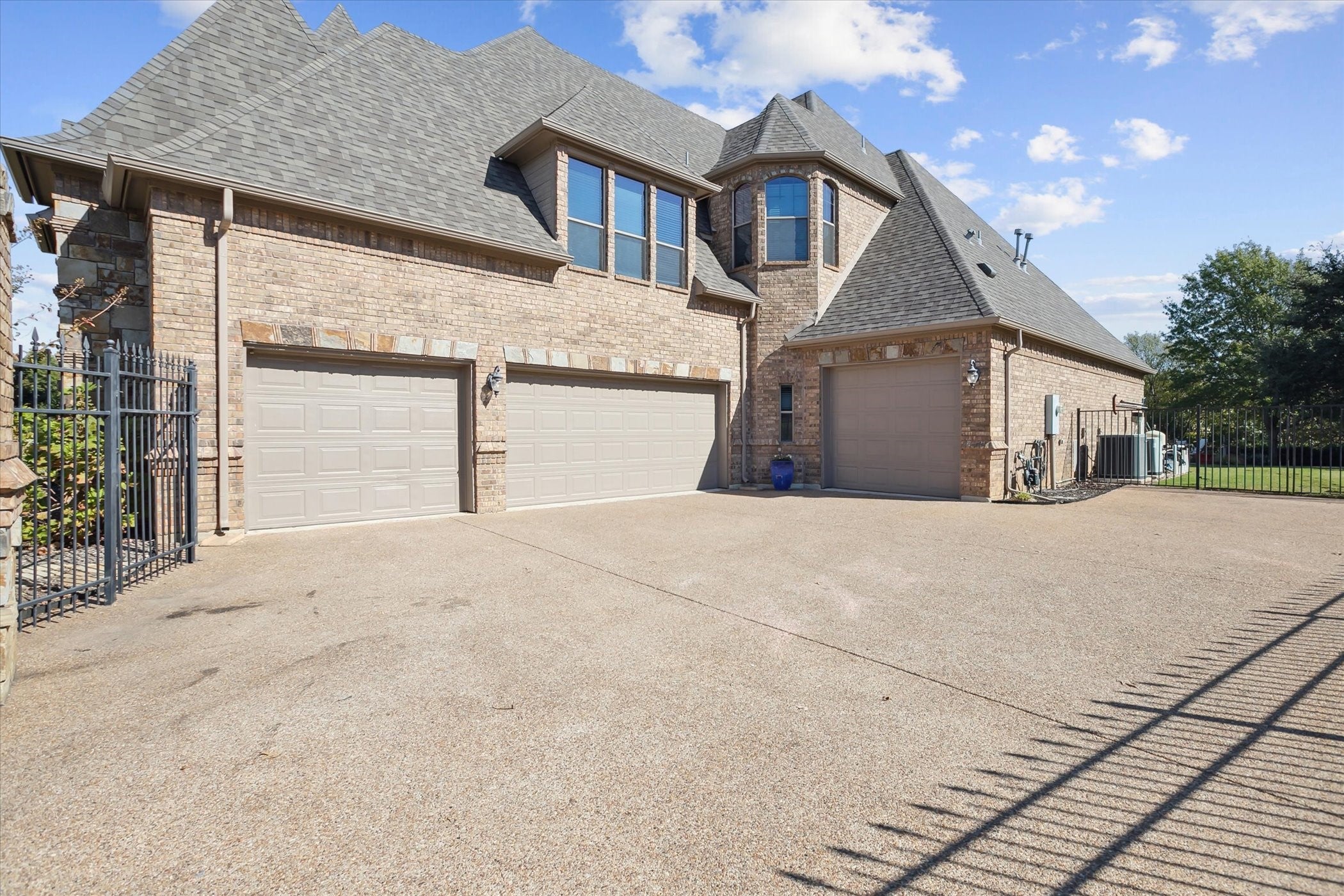 Keller, Texas, 76262, United States, 5 Bedrooms Bedrooms, ,5 BathroomsBathrooms,Residential,For Sale,1975865