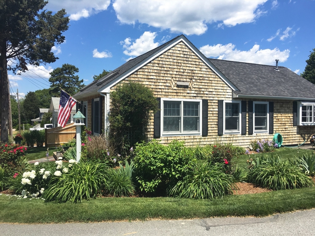 Bourne, Massachusetts, 02559, United States, 2 Bedrooms Bedrooms, ,2 BathroomsBathrooms,Residential,For Sale,1921886