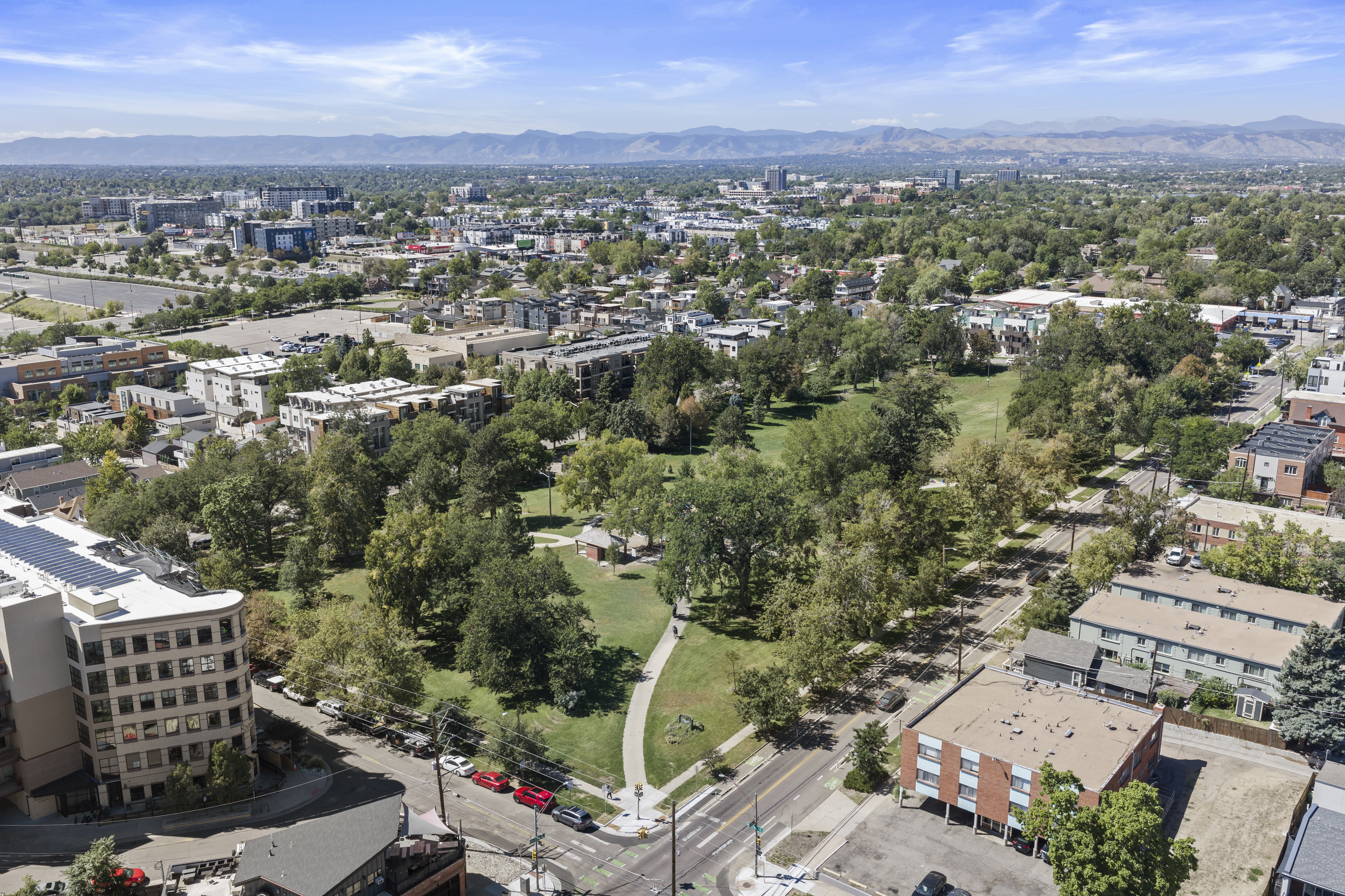  Welcome to Denver’s Highly Desirable Jefferson Park Neighborhood - 物件實景