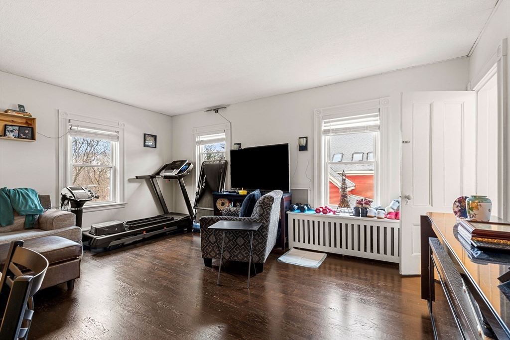 Marlborough, Massachusetts, 01752, United States, 4 Bedrooms Bedrooms, ,2 BathroomsBathrooms,Residential,For Sale,2001797