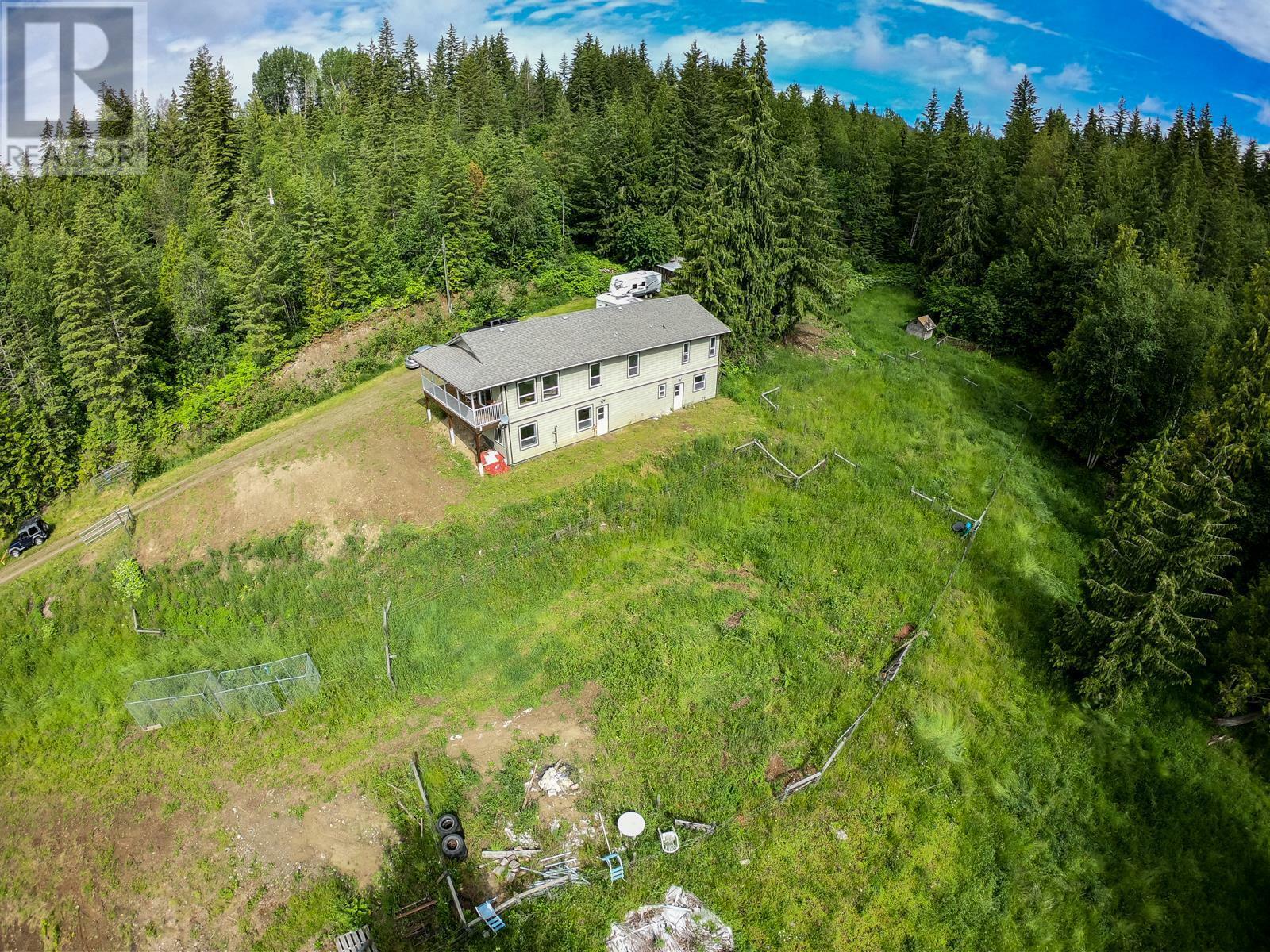 GRINDROD, British Columbia, V0E 1Y0, CA, 4 Bedrooms Bedrooms, ,2 BathroomsBathrooms,Residential,For Sale,1839130