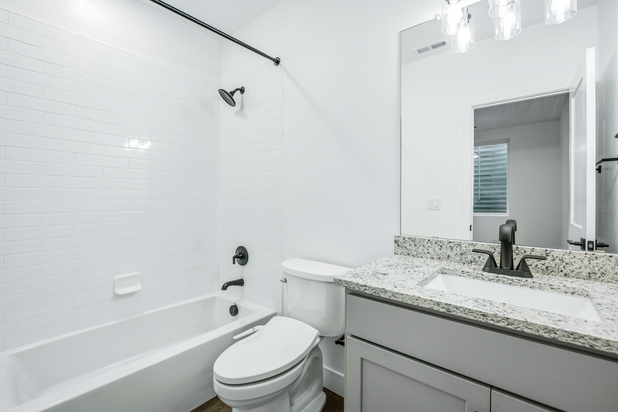  Thoughtfully designed brand new property in Englewood - 物件實景