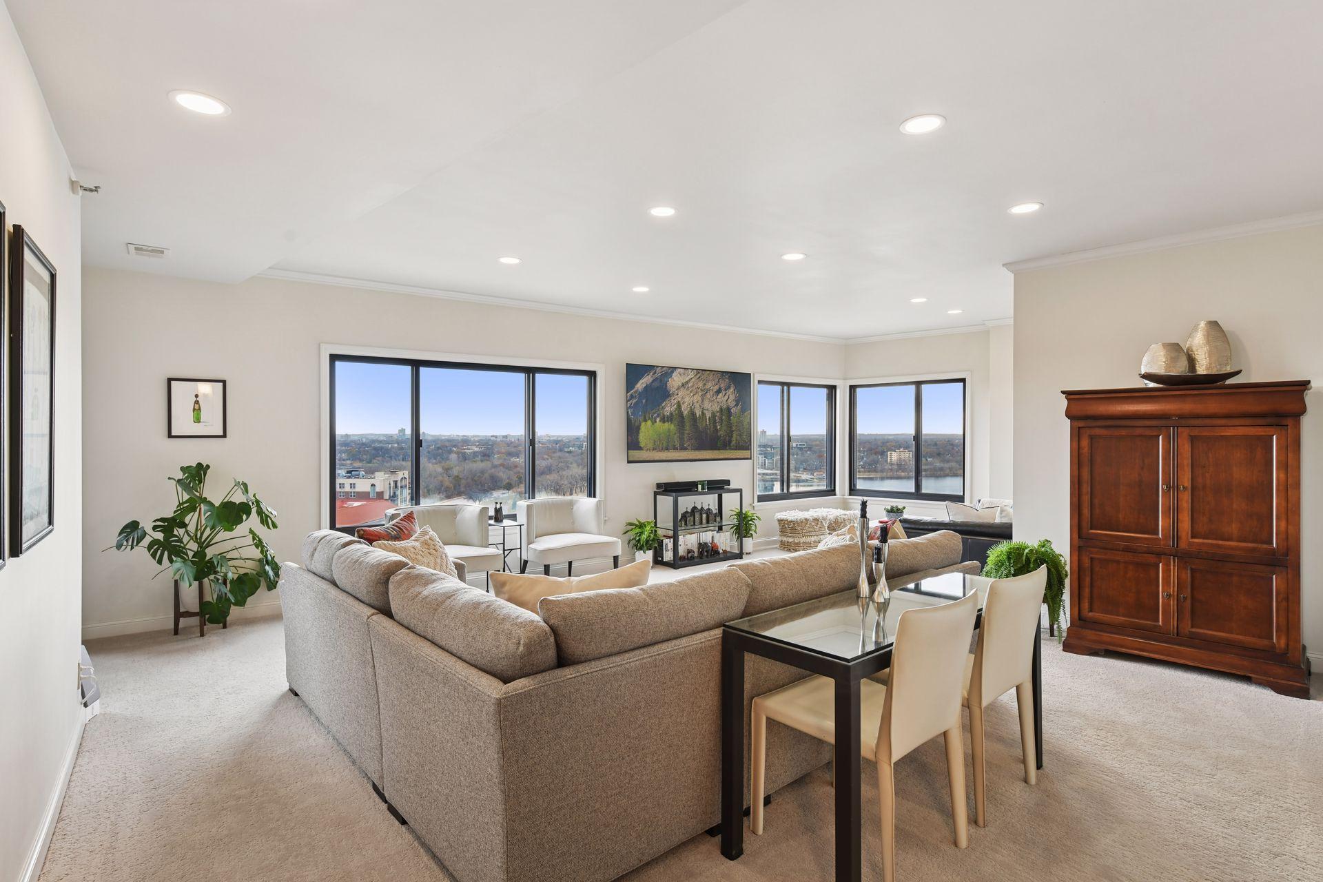 Minneapolis, Minnesota, 55416, United States, 2 Bedrooms Bedrooms, ,1 BathroomBathrooms,Residential,For Sale,1993014