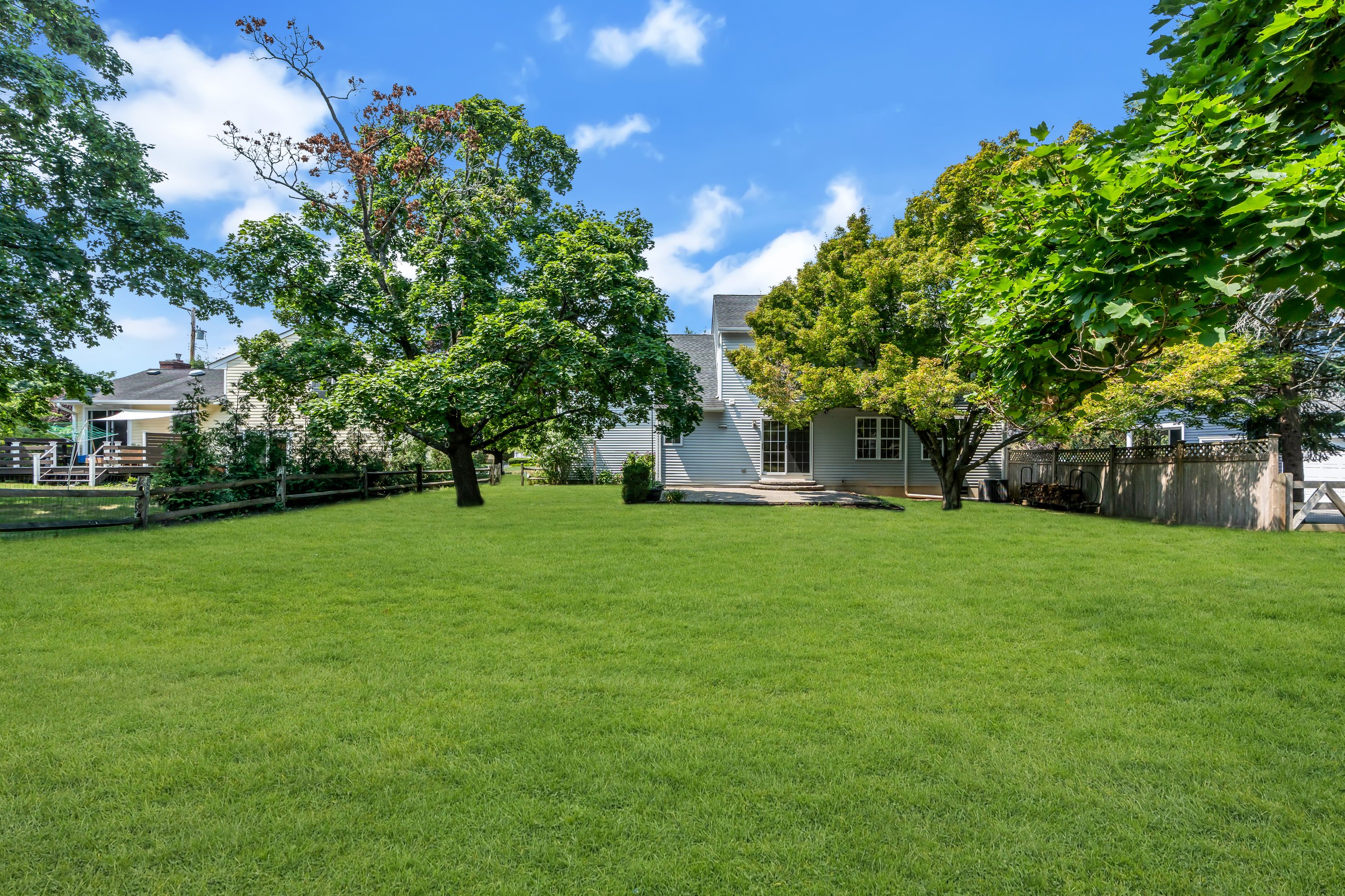  Charming Fair Haven Colonial - 物件實景