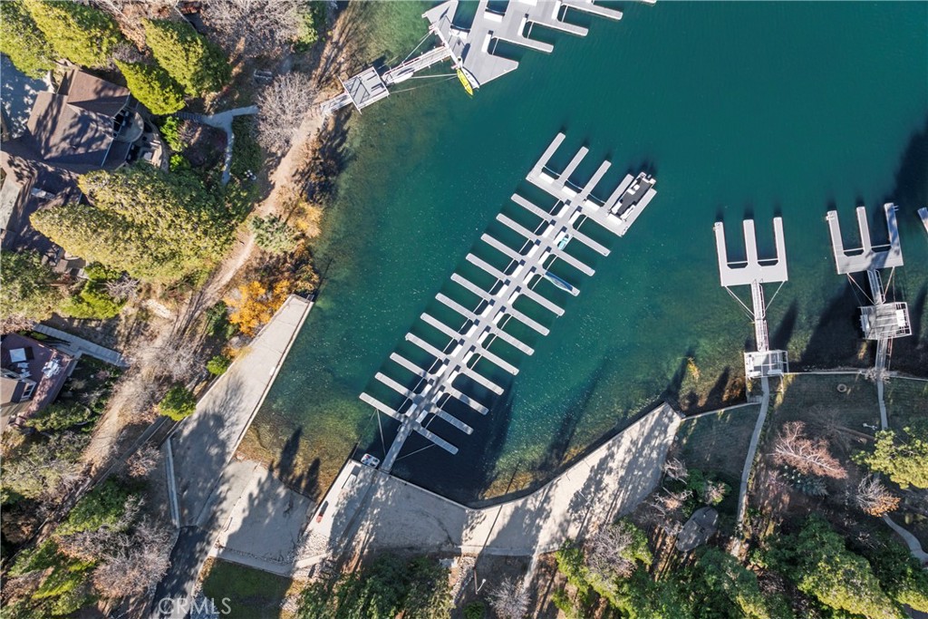 Lake Arrowhead, California, 92352, United States, 4 Bedrooms Bedrooms, ,2 BathroomsBathrooms,Residential,For Sale,2003409