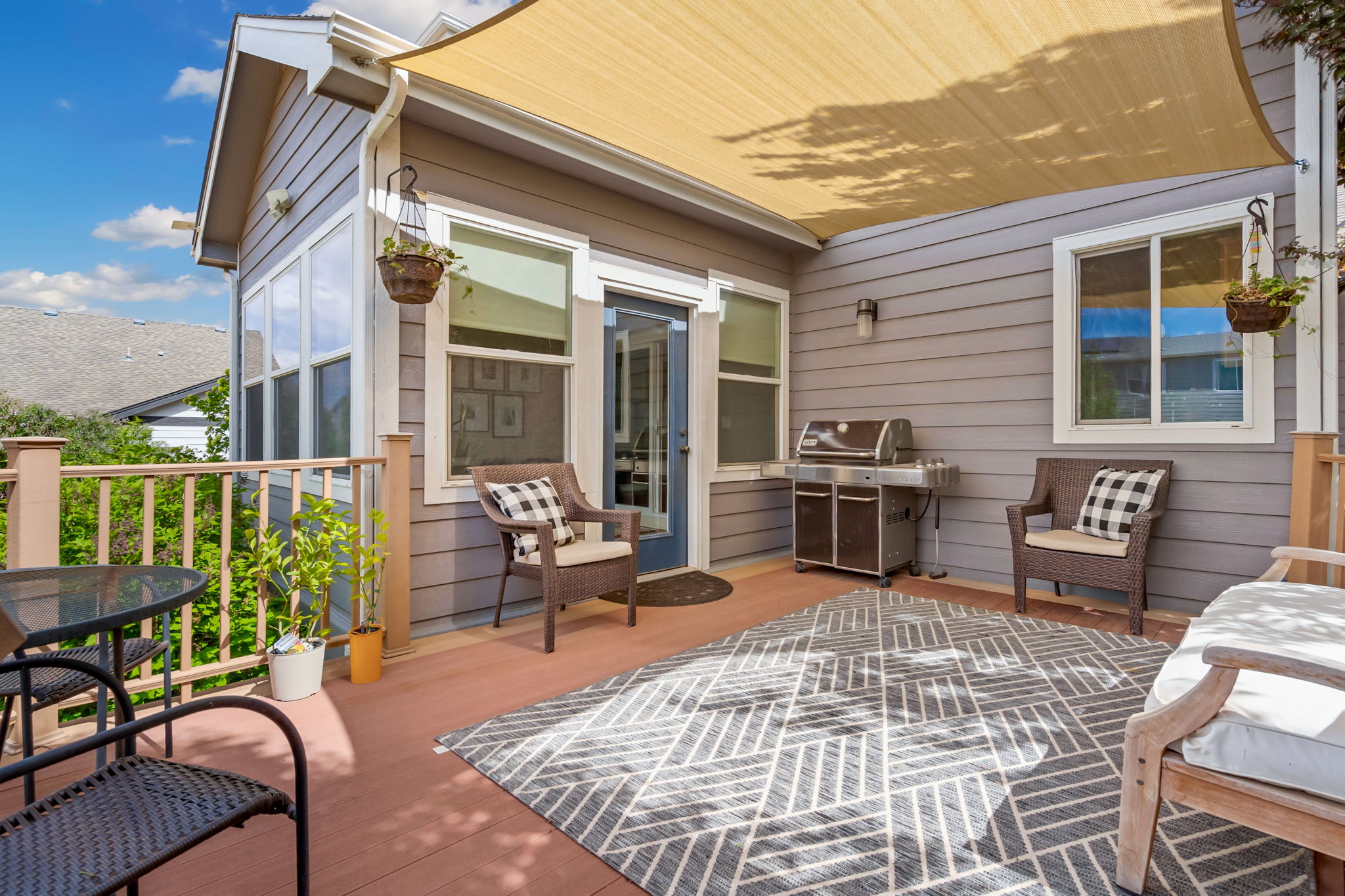  Great 2 Story With Main Floor Master Located Between Raindance and Pelican Lakes - 物件實景