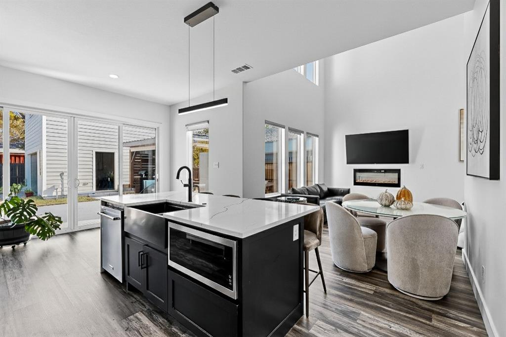 Dallas, Texas, 75223, United States, 6 Bedrooms Bedrooms, ,6 BathroomsBathrooms,Residential,For Sale,1993905