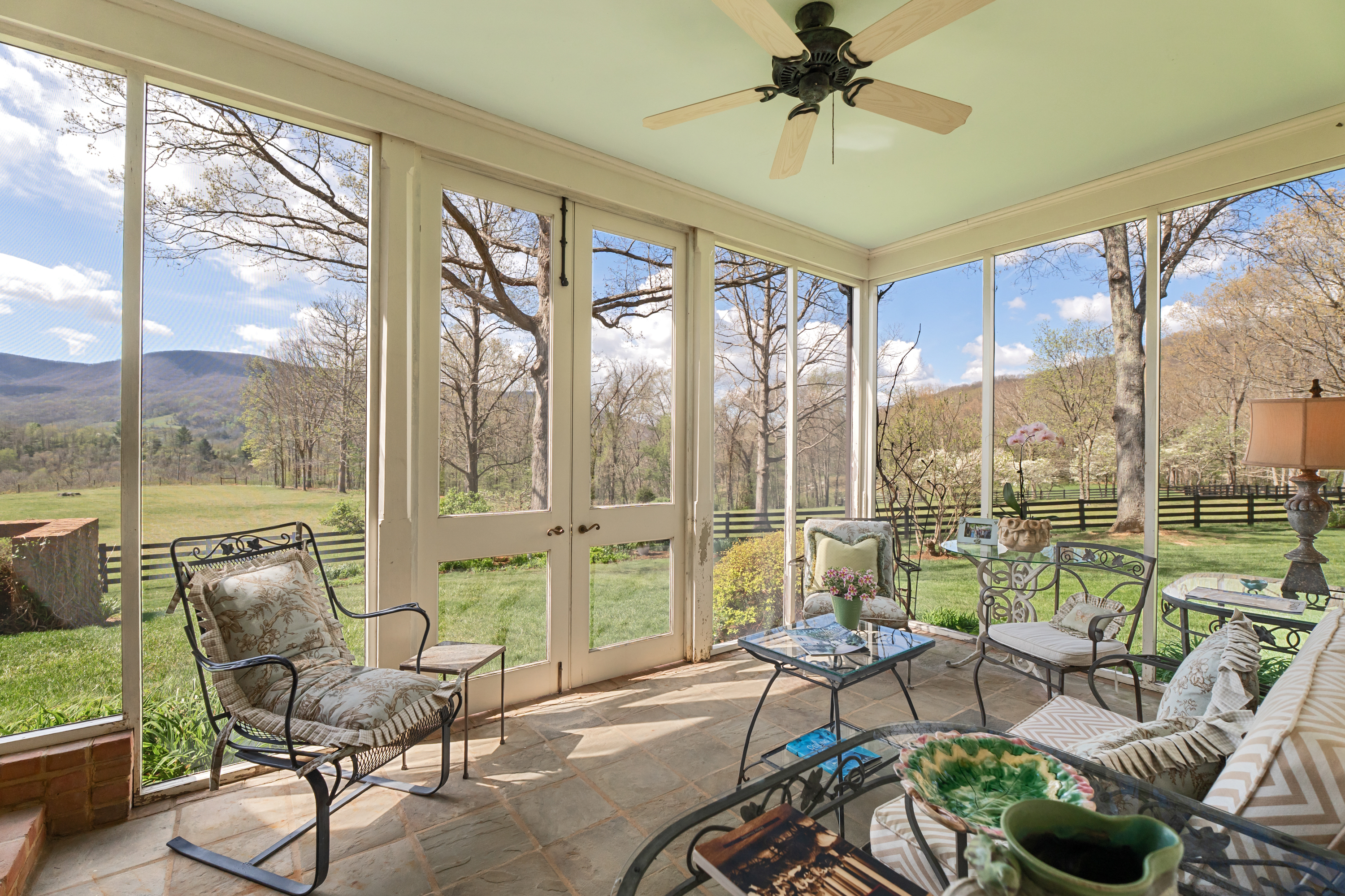  5614 Hot Springs Rd - 物件實景