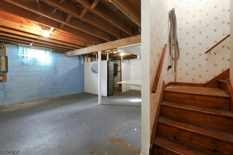 Wayne Twp., New Jersey, 07470, United States, 4 Bedrooms Bedrooms, ,4 BathroomsBathrooms,Residential,For Sale,1989007