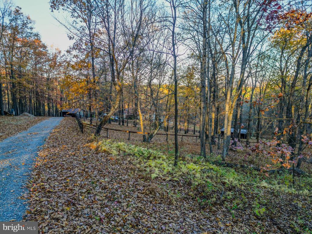 Paw Paw, West Virginia, 25434, United States, 3 Bedrooms Bedrooms, ,3 BathroomsBathrooms,Residential,For Sale,1989238