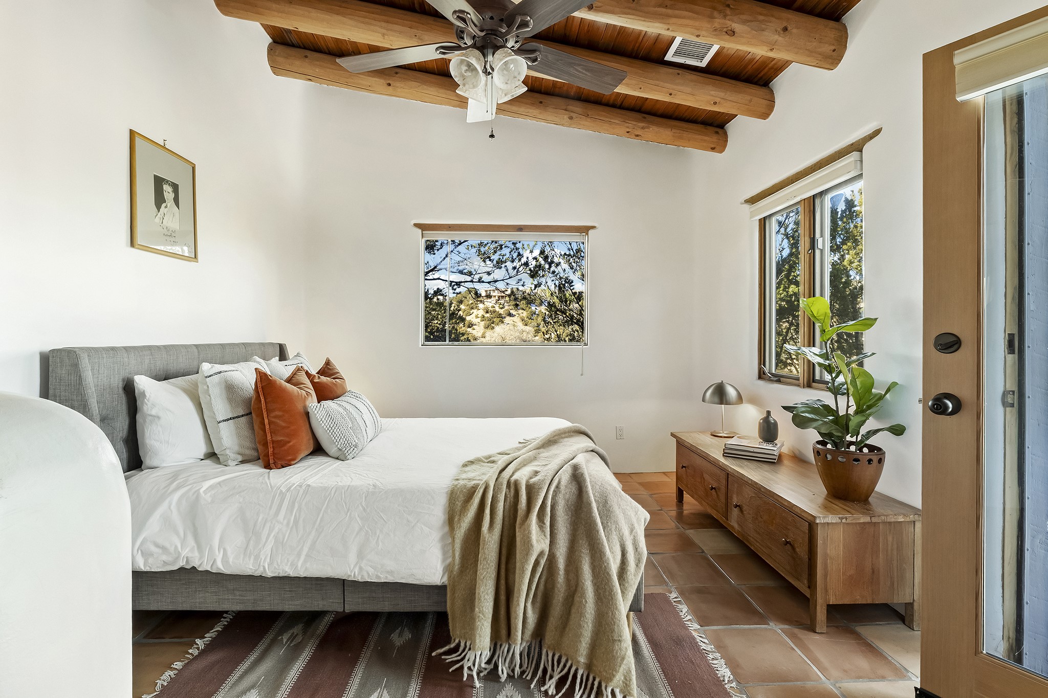  996 Paseo Del Sur - 物件實景