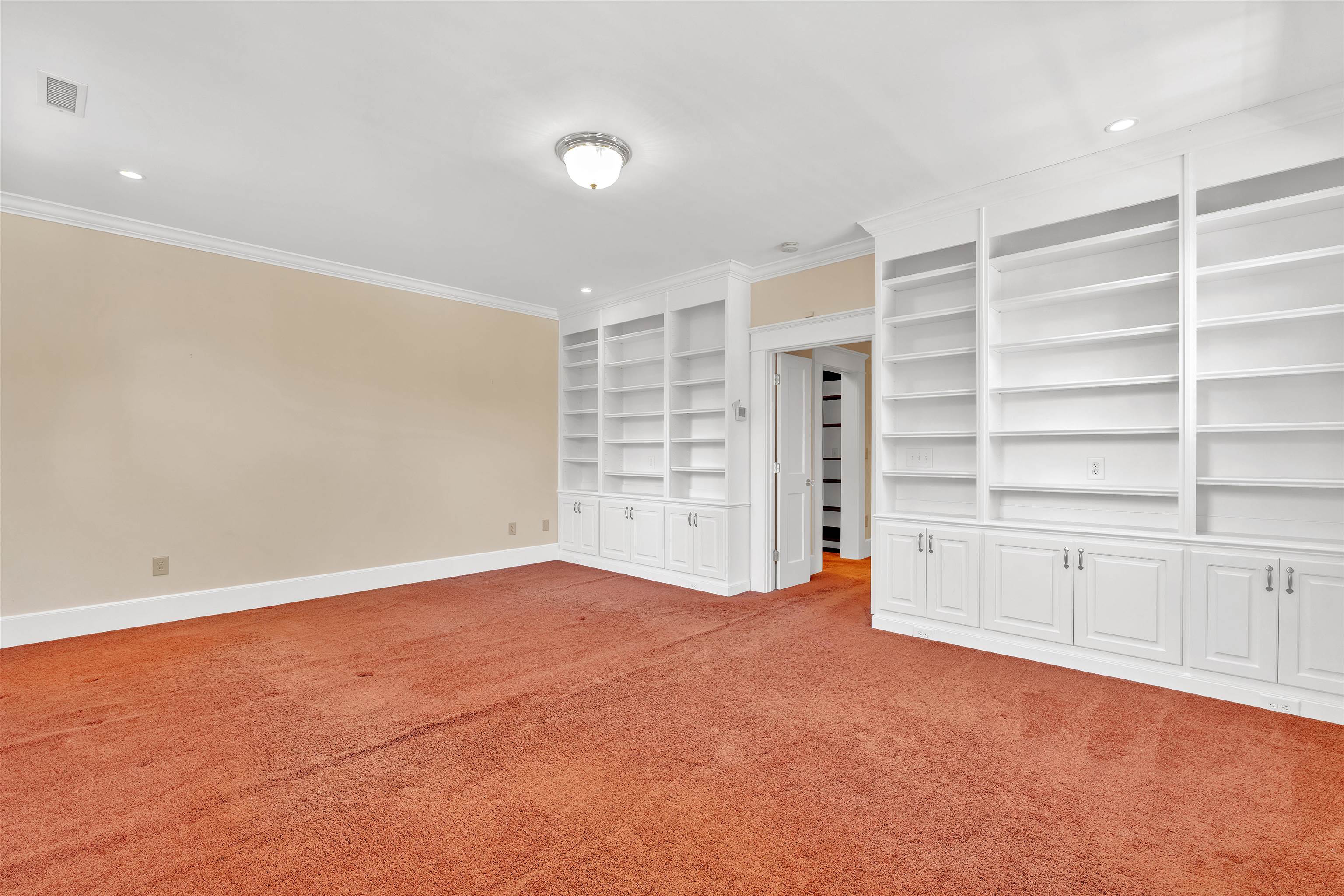 Spartanburg, South Carolina, 29302, United States, 4 Bedrooms Bedrooms, ,5 BathroomsBathrooms,Residential,For Sale,1919560