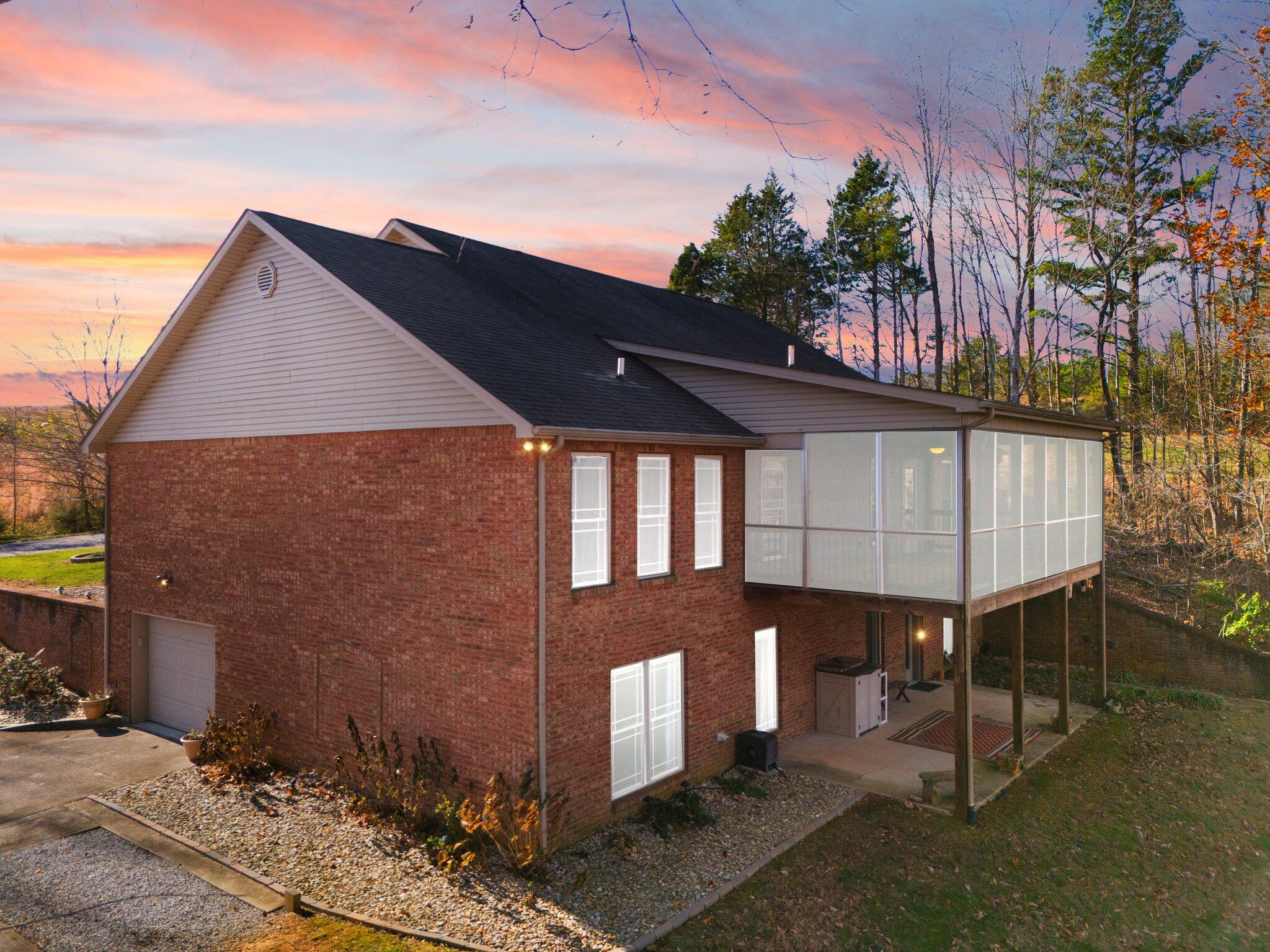Monticello, Kentucky, 42633, United States, 4 Bedrooms Bedrooms, ,3 BathroomsBathrooms,Residential,For Sale,1691685