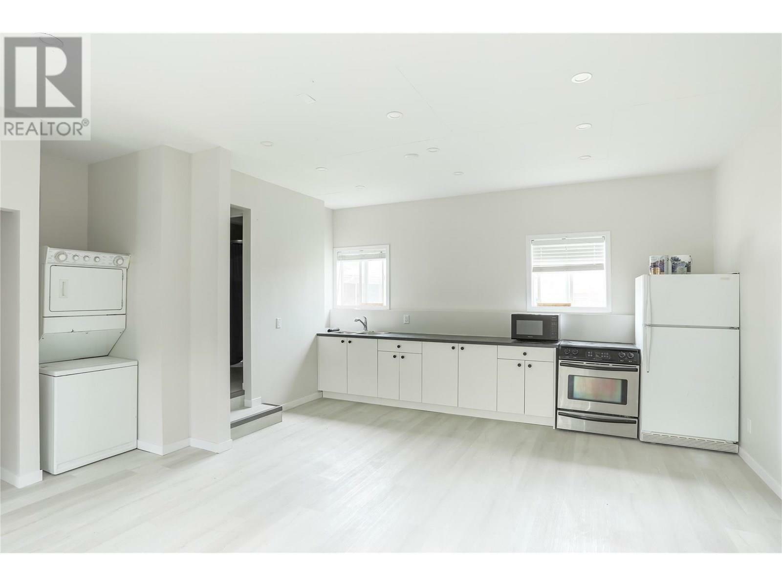 KELOWNA, British Columbia, V1Y 7C9, CA, 2 Bedrooms Bedrooms, ,2 BathroomsBathrooms,Residential,For Sale,1874536