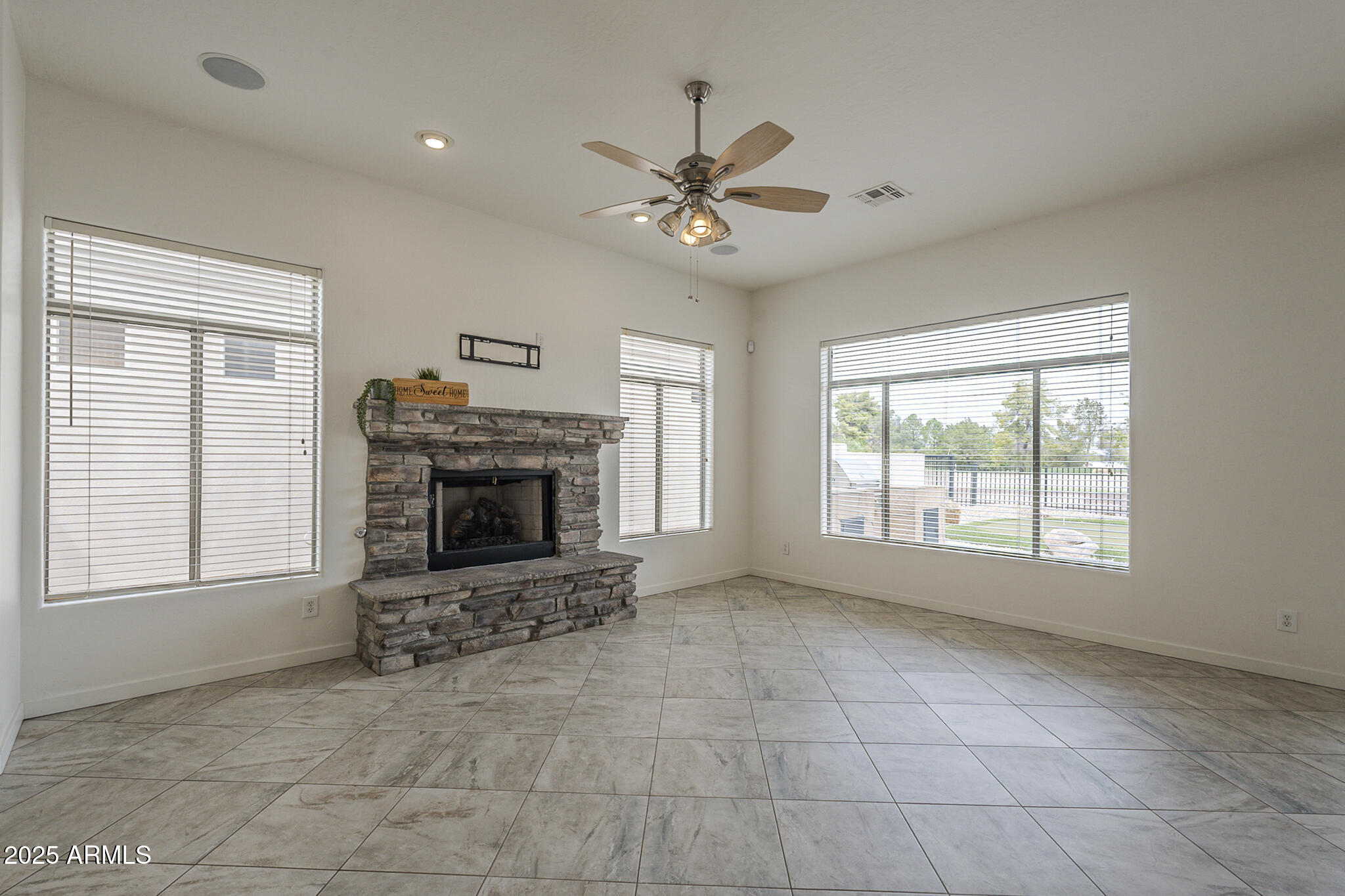 Phoenix, Arizona, 85042, United States, 3 Bedrooms Bedrooms, ,Residential,For Sale,1939131