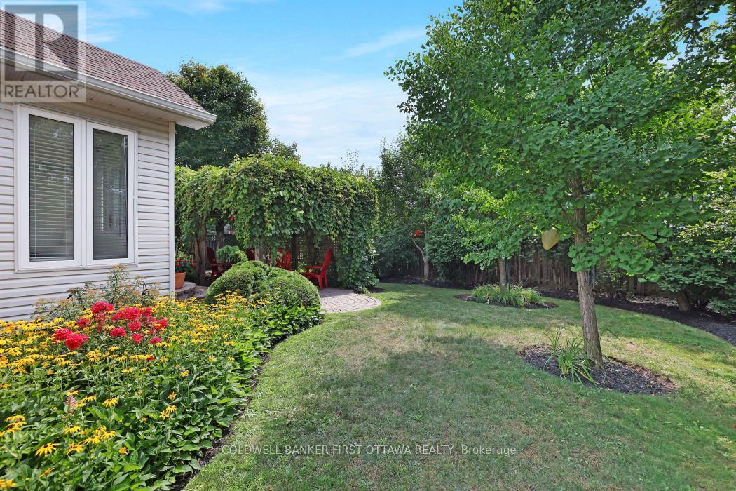 Ottawa, Ontario, K2S 1Z6, CA, 3 Bedrooms Bedrooms, ,3 BathroomsBathrooms,Residential,For Sale,1906768