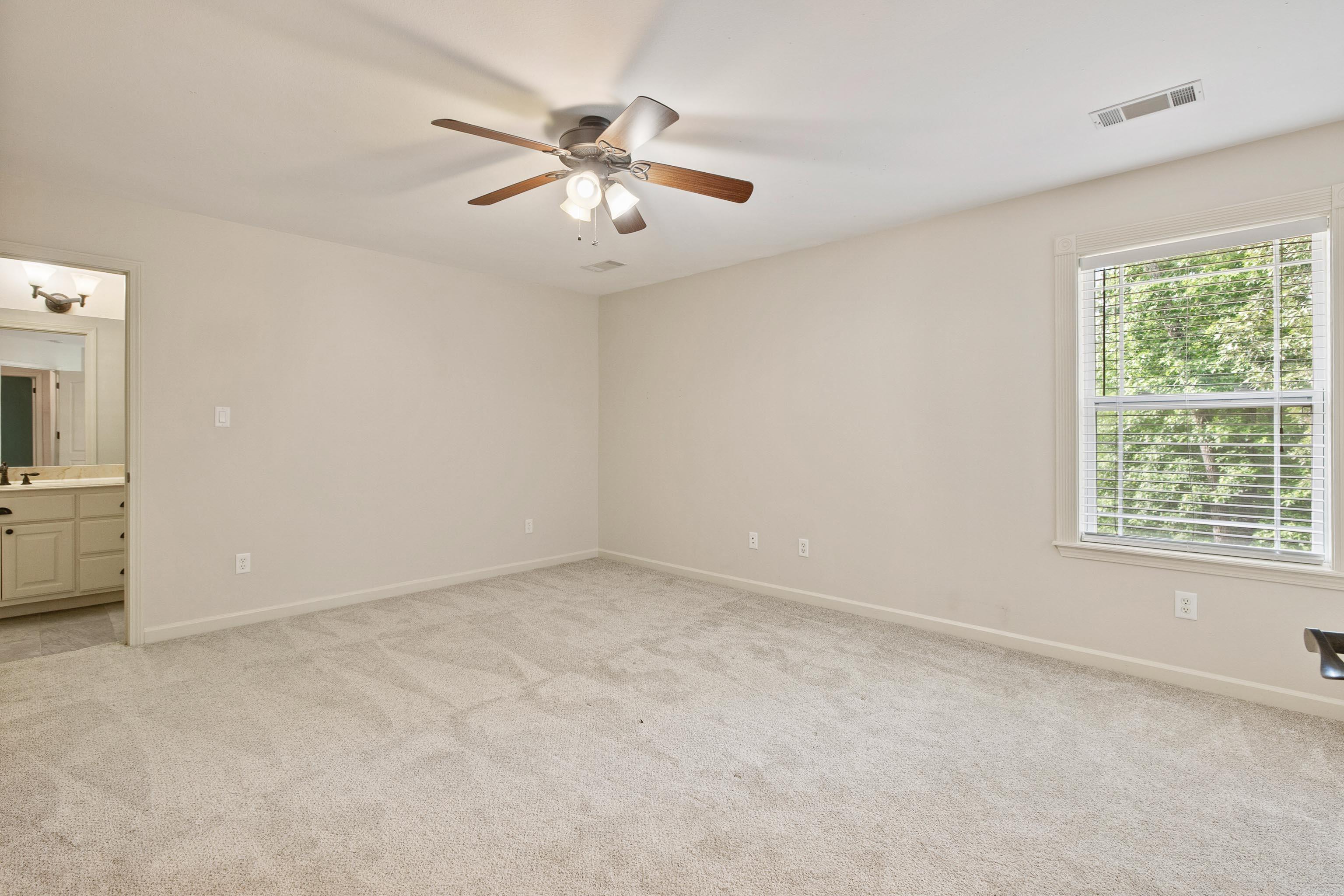 Benton, Arkansas, 72019, United States, 4 Bedrooms Bedrooms, ,4 BathroomsBathrooms,Residential,For Sale,2048594