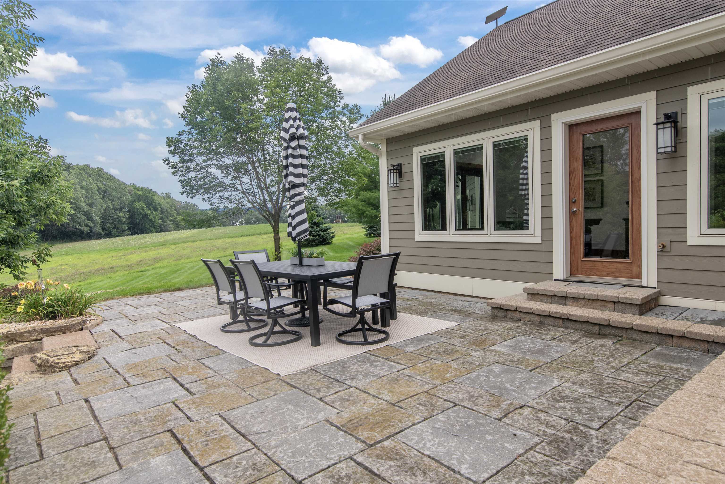 Avoca, Wisconsin, 53506, United States, 3 Bedrooms Bedrooms, ,4 BathroomsBathrooms,Residential,For Sale,1895039